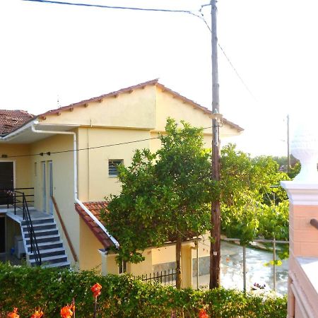 Giannis Apartment Agios Georgios Pagon Exterior photo