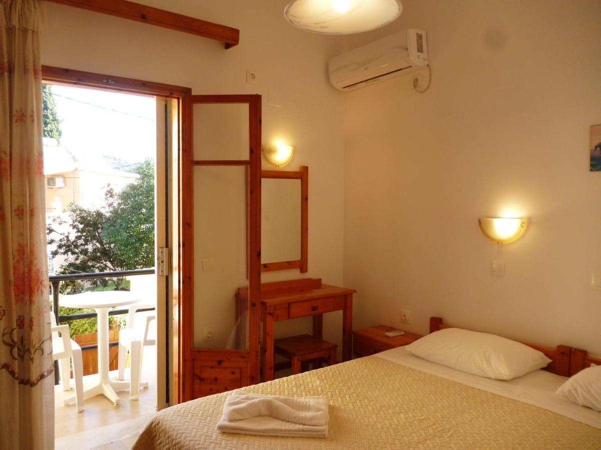 Giannis Apartment Agios Georgios Pagon Exterior photo