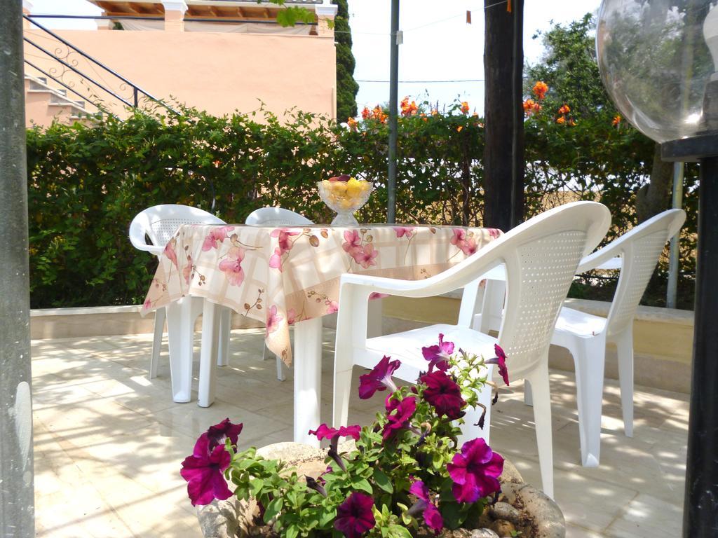 Giannis Apartment Agios Georgios Pagon Exterior photo