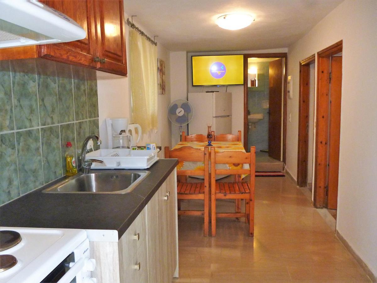 Giannis Apartment Agios Georgios Pagon Exterior photo